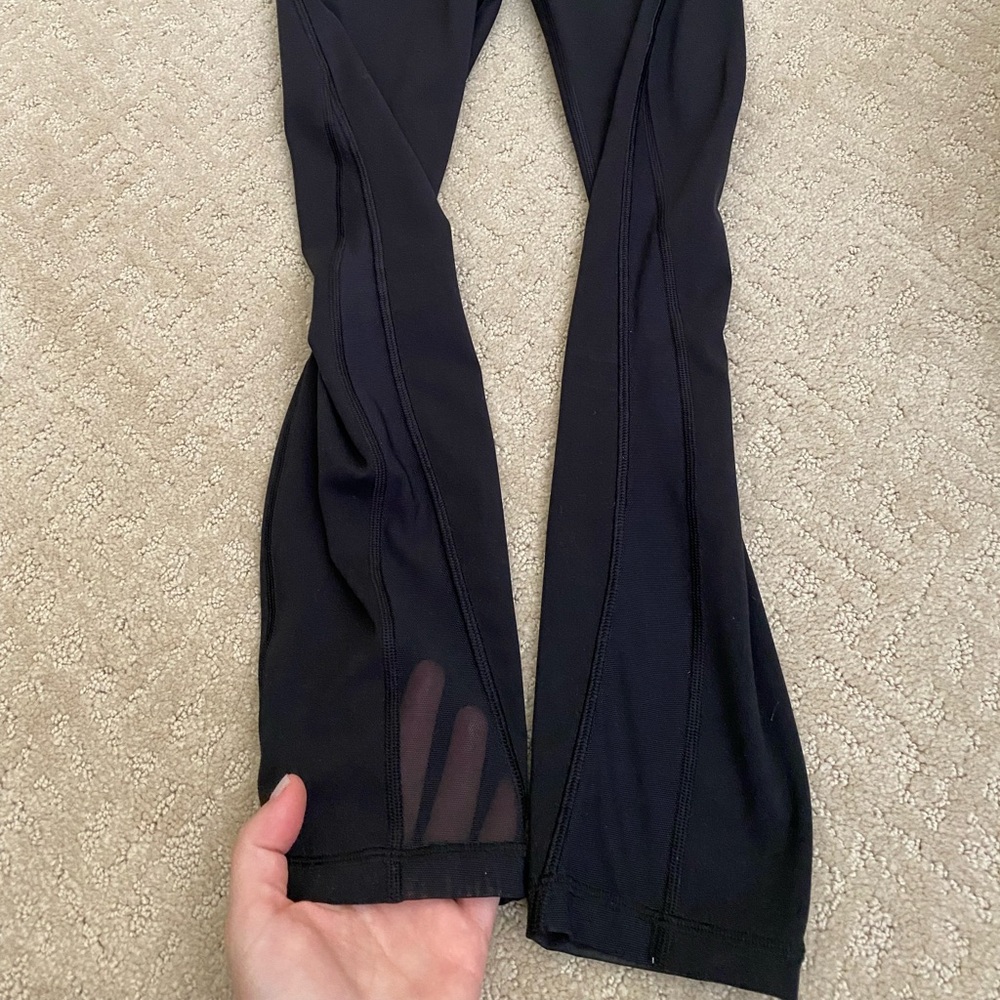 Lululemon 7/8 pant with see through bottom/side - Picture 5 of 6
